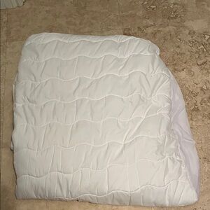 Mattress Cover - white quilted